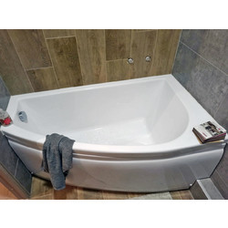 Акриловая ванна Triton Бэлла 140х76 R, с каркасом, сифоном